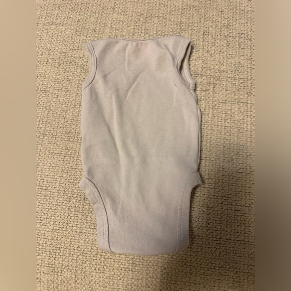 Hanes onesie - Picture 2 of 2